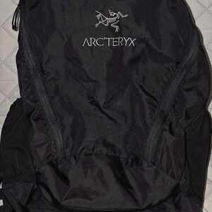 ARC'TERYX Mantis 26 25815 black. Excellent condition.